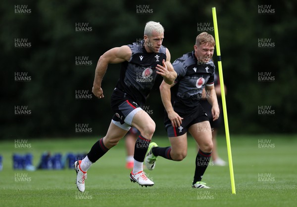 010923 - Wales Rugby Training in their last session in Wales before travelling to France for the Rugby World Cup - Gareth Davies during training