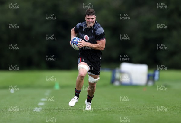 010923 - Wales Rugby Training in their last session in Wales before travelling to France for the Rugby World Cup - Will Rowlands during training