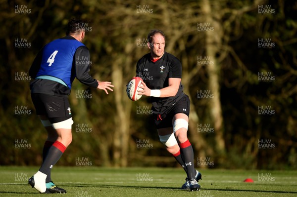 011118 - Wales Rugby Training - Alun Wyn Jones during training