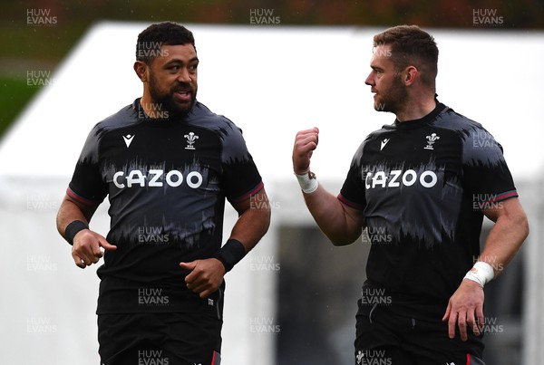 011122 - Wales Rugby Training - Taulupe Faletau and Dan Lydiate during training