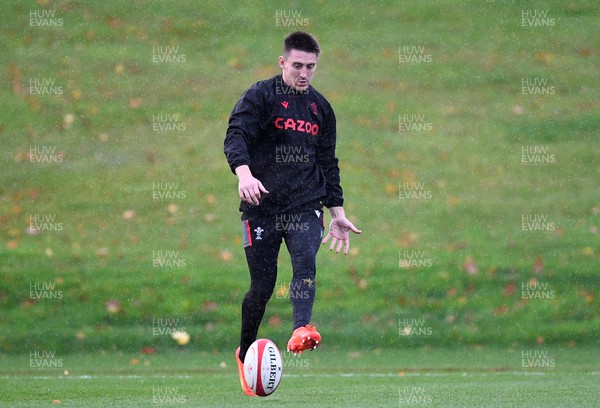 011122 - Wales Rugby Training - Josh Adams during training