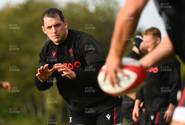 011122 - Wales Rugby Training - Ryan Elias during training