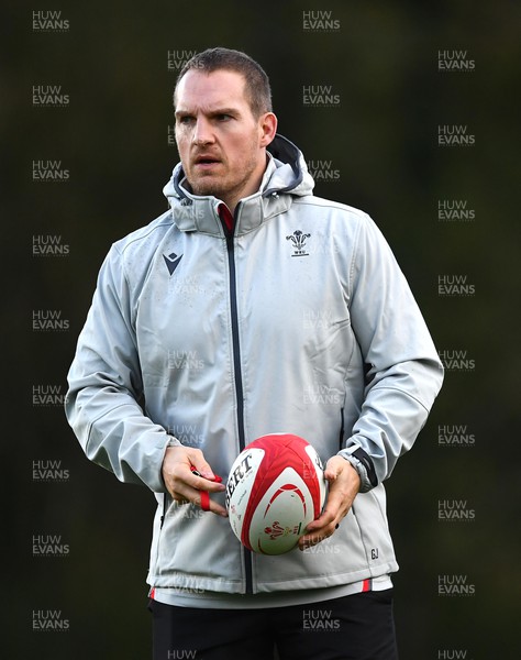 011122 - Wales Rugby Training - Gethin Jenkins during training