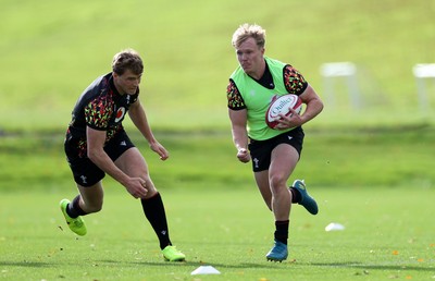 011125 - Wales Rugby Training - Blair Murray during training