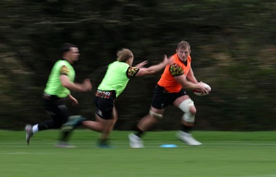 011125 - Wales Rugby Training - Jac Morgan during training
