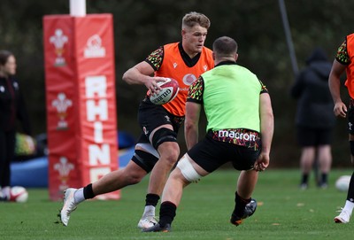 011125 - Wales Rugby Training - Taine Plumtree during training