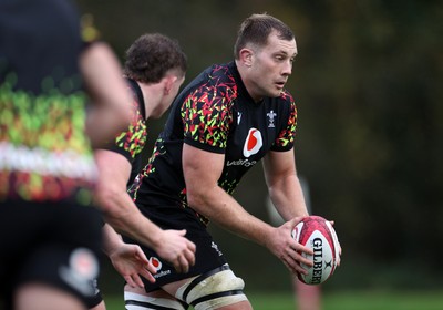 011125 - Wales Rugby Training - Ben Carter during training
