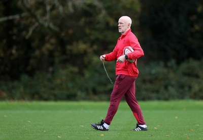 011125 - Wales Rugby Training - Steve Tandy, Head Coach during training