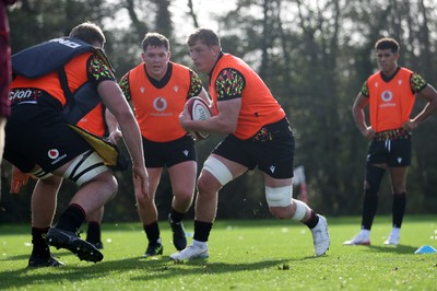 011125 - Wales Rugby Training - Jac Morgan during training