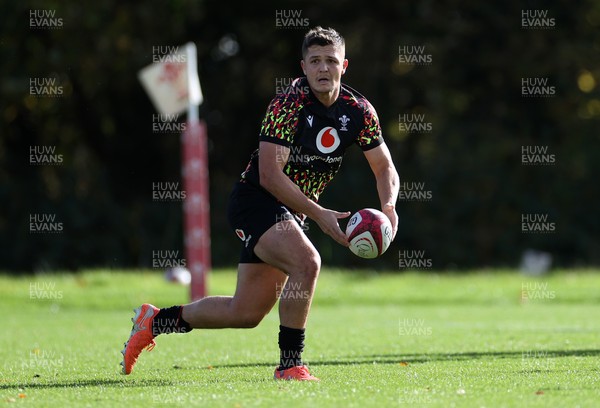 011125 - Wales Rugby Training - Callum Sheedy during training