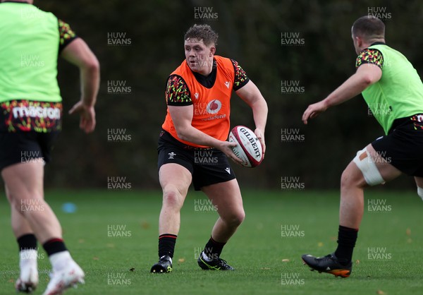 011125 - Wales Rugby Training - Brodie Coghlan during training