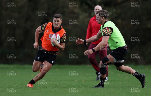 011125 - Wales Rugby Training - Callum Sheedy during training