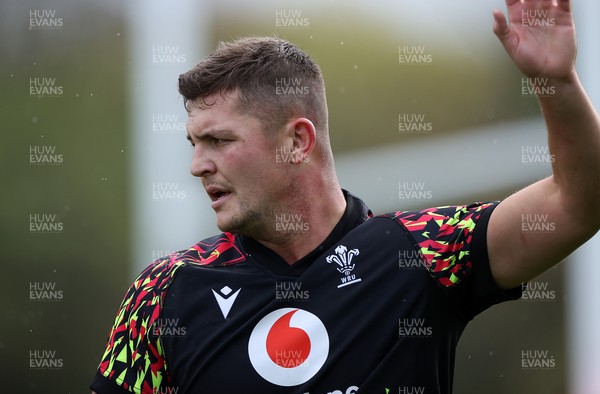 011125 - Wales Rugby Training - Callum Sheedy during training