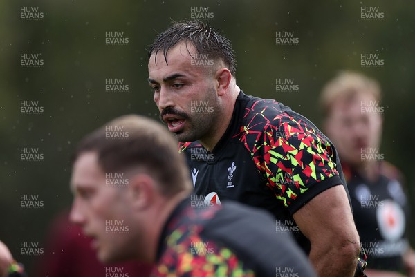 011125 - Wales Rugby Training - Liam Belcher during training