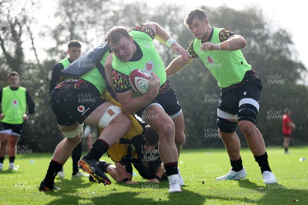 011125 - Wales Rugby Training - Dewi Lake during training