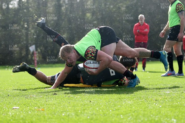 011125 - Wales Rugby Training - Blair Murray during training