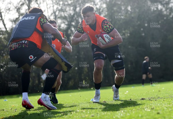 011125 - Wales Rugby Training - Taine Plumtree during training