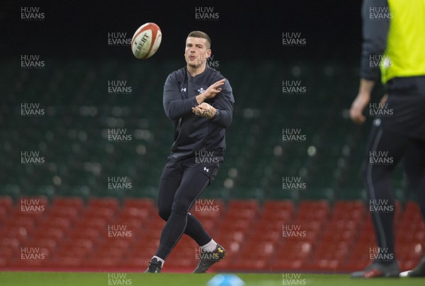 011217 - Wales Rugby Training - Scott Williams during training