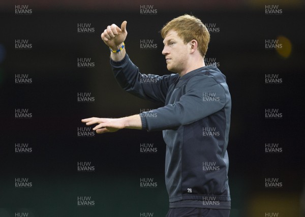 011217 - Wales Rugby Training - Rhys Patchell during training