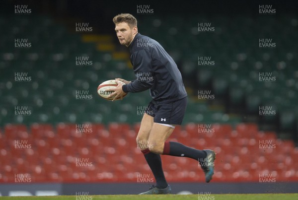 011217 - Wales Rugby Training - Dan Biggar during training