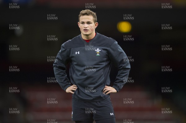 011217 - Wales Rugby Training - Hallam Amos during training