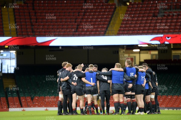 020218 - Wales Rugby Training - Huddle during training