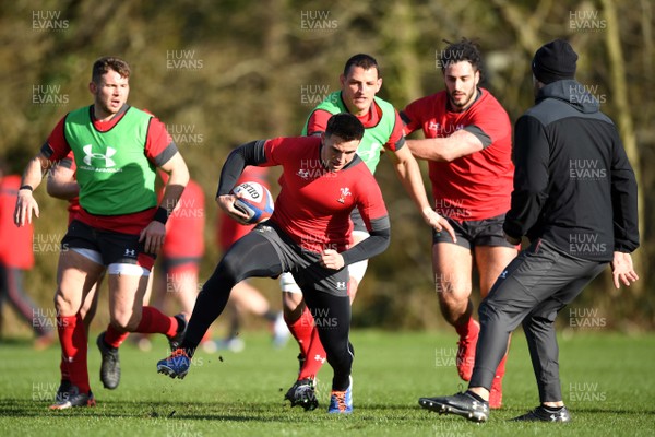020320 - Wales Rugby Training - Owen Watkin during training