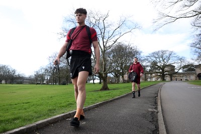 020326 - Wales Rugby Training - Eddie James during training
