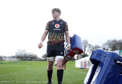 020326 - Wales Rugby Training - Ryan Woodman during training