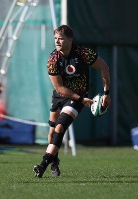 020326 - Wales Rugby Training - Alex Mann during training