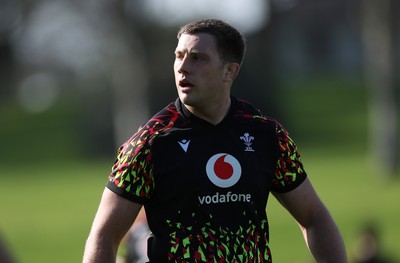 020326 - Wales Rugby Training - Ben Carter during training