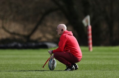 020326 - Wales Rugby Training - Steve Tandy, Head Coach during training