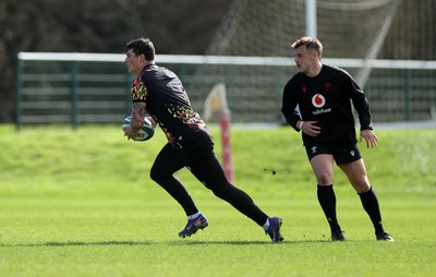 020326 - Wales Rugby Training - Louis Rees-Zammit during training