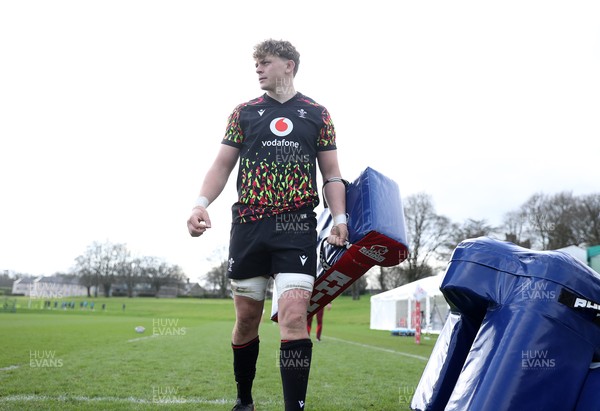 020326 - Wales Rugby Training - Ryan Woodman during training