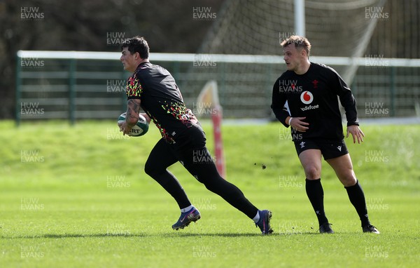 020326 - Wales Rugby Training - Louis Rees-Zammit during training