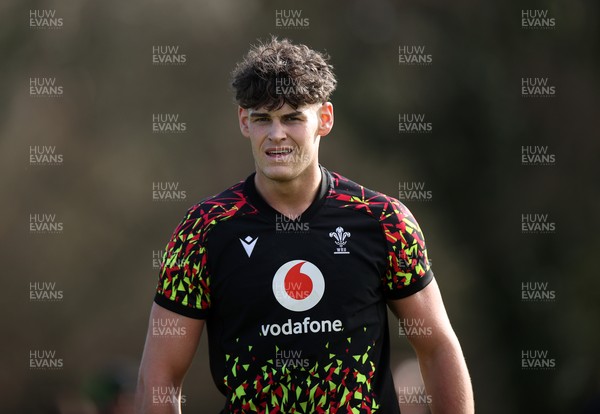 020326 - Wales Rugby Training - Eddie James during training