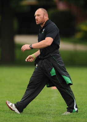 02.06.09 - Wales Rugby Training - Wales head coach Robin McBryde makes a point during training. 