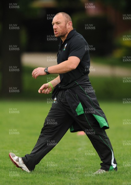 02.06.09 - Wales Rugby Training - Wales head coach Robin McBryde makes a point during training. 