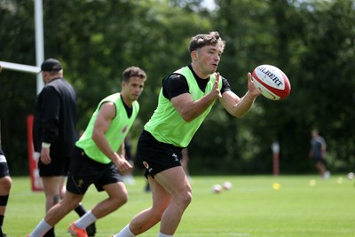 020625 - Wales Rugby Training - First day of summer camp - Dan Edwards during training