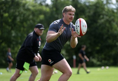 020625 - Wales Rugby Training - First day of summer camp - Aaron Wainwright during training
