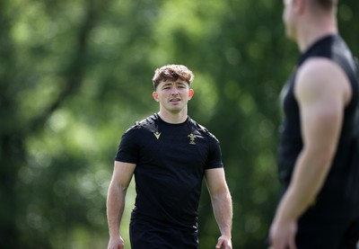 020625 - Wales Rugby Training - First day of summer camp - Dan Edwards during training