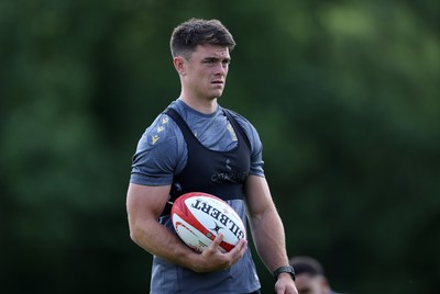 020625 - Wales Rugby Training - First day of summer camp - Reuben Morgan-Williams during training