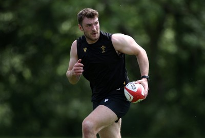 020625 - Wales Rugby Training - First day of summer camp - James Ratti during training