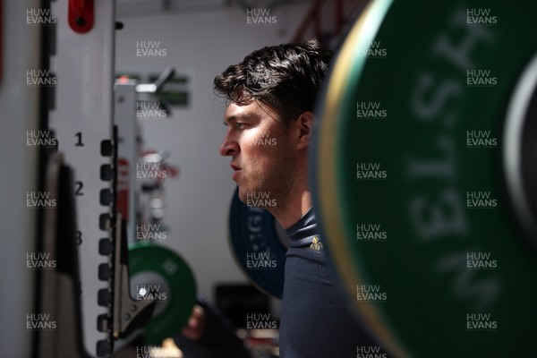 020625 - Wales Rugby Training - First day of summer camp - Teddy Williams during training