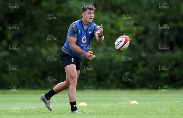 020625 - Wales Rugby Training - First day of summer camp - Reuben Morgan-Williams during training