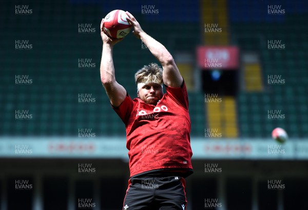 020721 - Wales Rugby Training - Aaron Wainwright during training