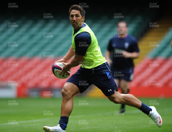 02.08.11 - Wales Rugby Training - Gavin Henson during training. 