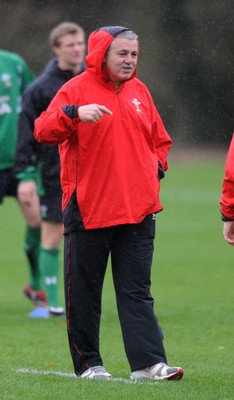 02.11.09 - Wales Rugby Training Head Coach Warren Gatland at a training session ahead of his sides match against the New Zealand All Blacks on Saturday 