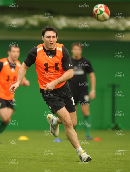 02.11.09 - Wales Rugby Training - Stephen Jones in action during training. 