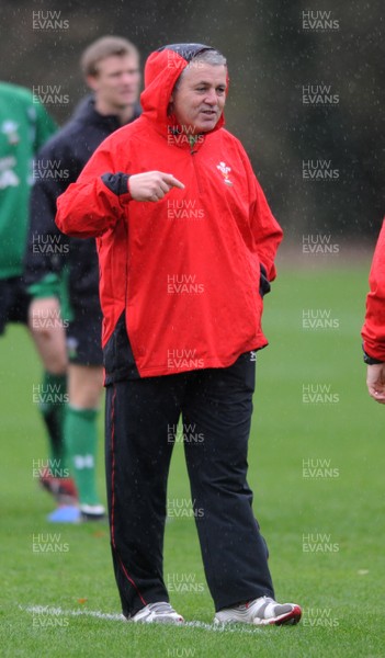 02.11.09 - Wales Rugby Training Head Coach Warren Gatland at a training session ahead of his sides match against the New Zealand All Blacks on Saturday 